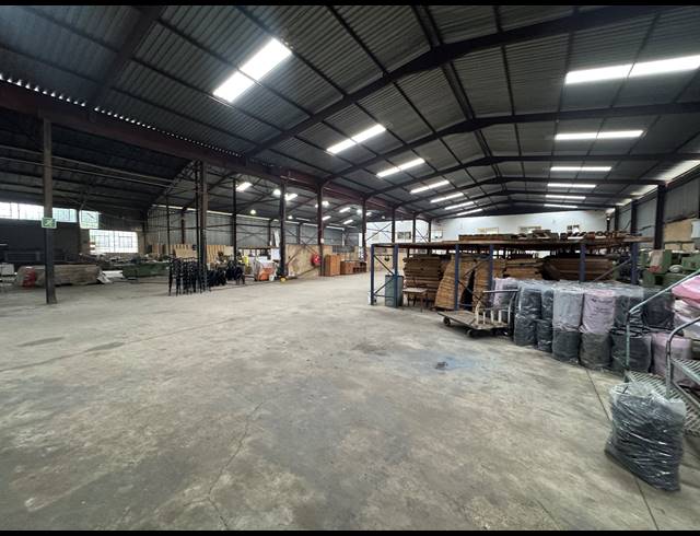 2,785M² WAREHOUSE FOR SALE IN LEA GLEN